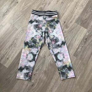 Onzie Cropped Yoga Pants